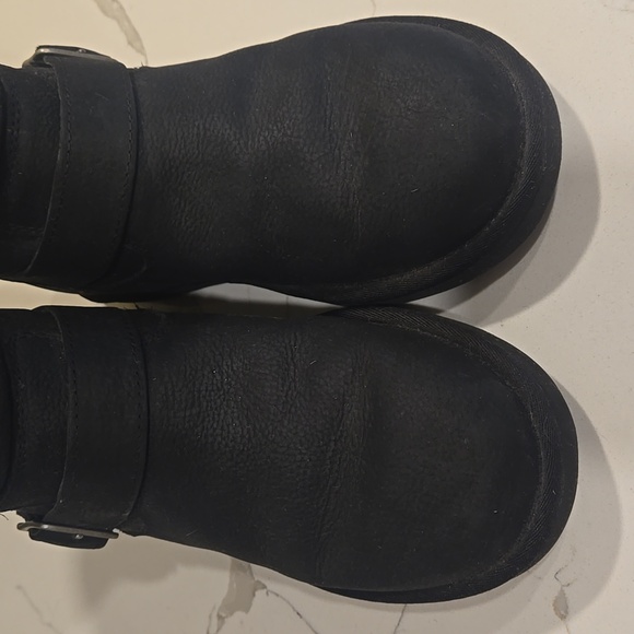 Ugg Sutter Boot - Picture 6 of 9